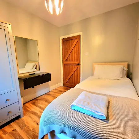 Holiday home Colleton At Lovelady Shield- With Hot Tub